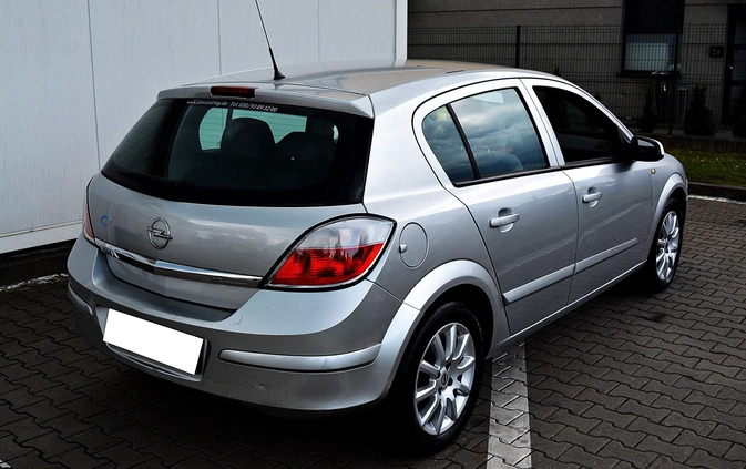Opel Astra cena 13900 przebieg: 237000, rok produkcji 2004 z Łęknica małe 154